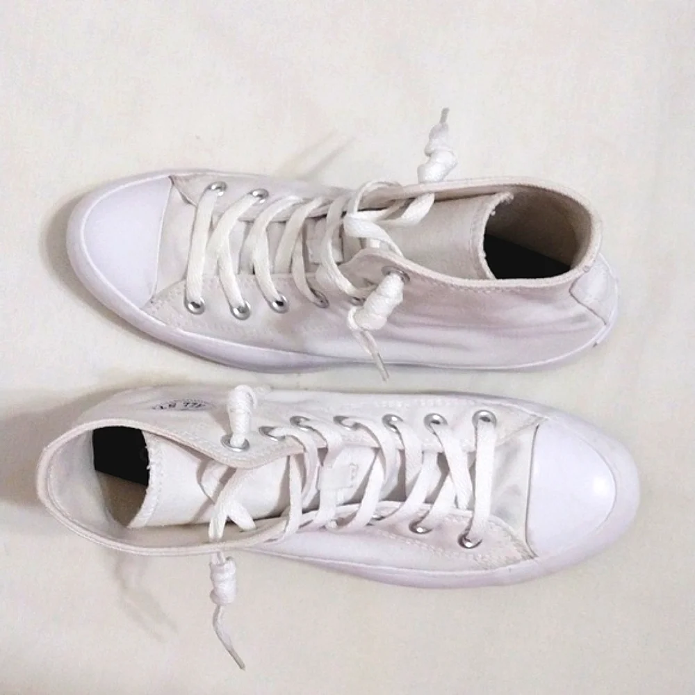 Converse CTAS Women's White Canvas Hi-Top Platform Sneakers Size 8 Lug Sole